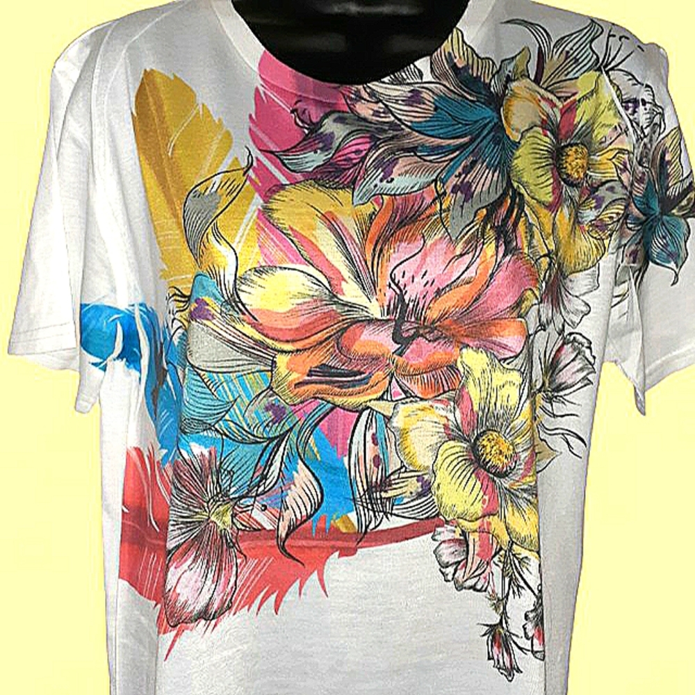- - COOL REPUBLIC GRAPHIC  TEE. NWOT